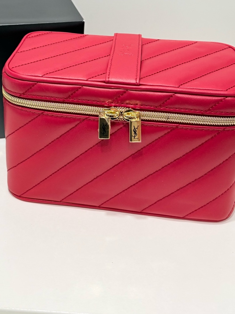 Brand New Vanity case by YSL beaute - Picture 3 of 7
